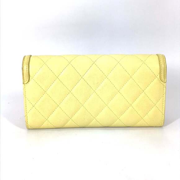 CHANEL Yellow Wallet - Picture 2 of 16